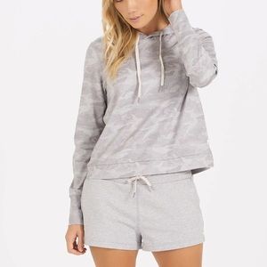 NWT Vuori Halo Essential Hoodie